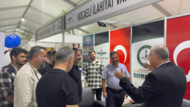 13.KOCAELİ KİTAP FUARININ SEKİZİNCİ GÜNÜNDE İMZA GÜNÜ VE ZİYARETLER